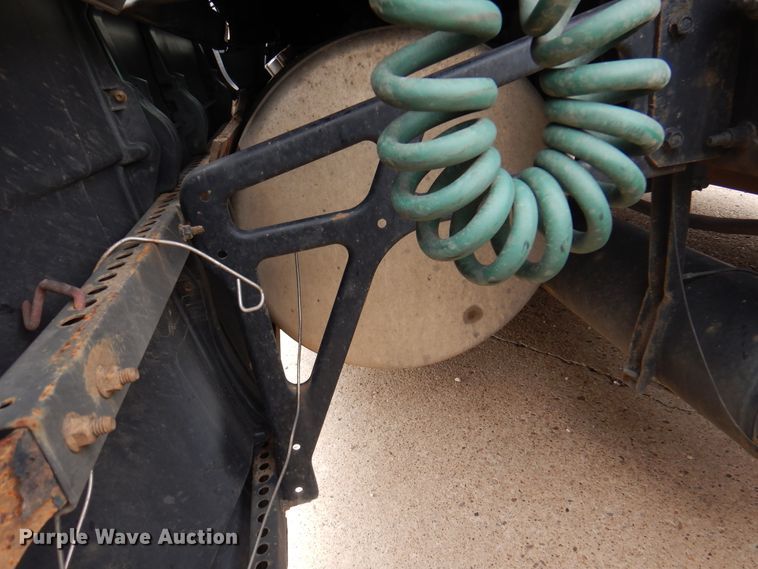 image for item DK8106 2016 Freightliner Cascadia 125  semi truck