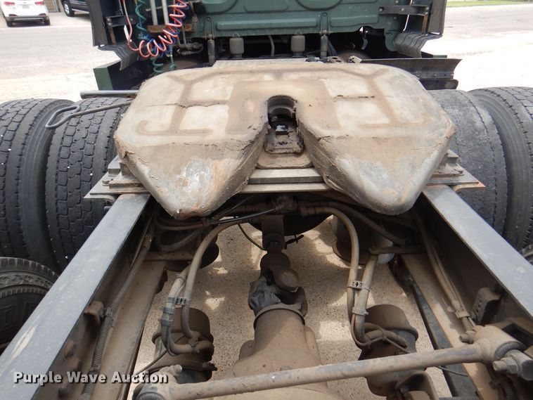 image for item DK8106 2016 Freightliner Cascadia 125  semi truck