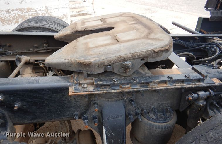 image for item DK8106 2016 Freightliner Cascadia 125  semi truck