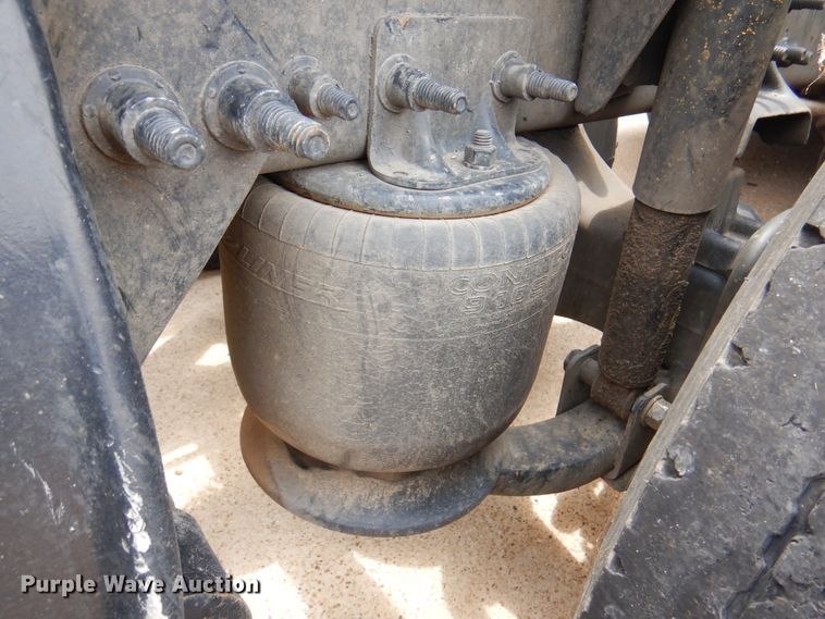 image for item DK8106 2016 Freightliner Cascadia 125  semi truck