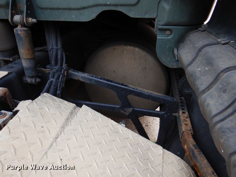 image for item DK8106 2016 Freightliner Cascadia 125  semi truck