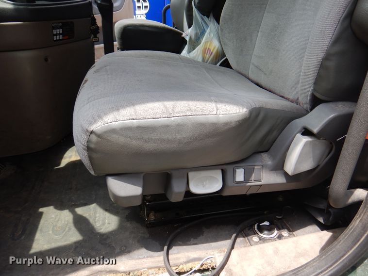 image for item DK8106 2016 Freightliner Cascadia 125  semi truck