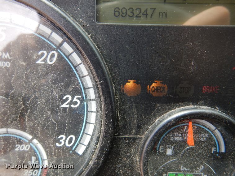 image for item DK8106 2016 Freightliner Cascadia 125  semi truck