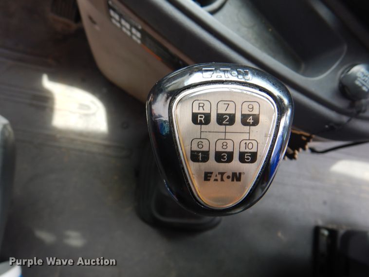 image for item DK8106 2016 Freightliner Cascadia 125  semi truck