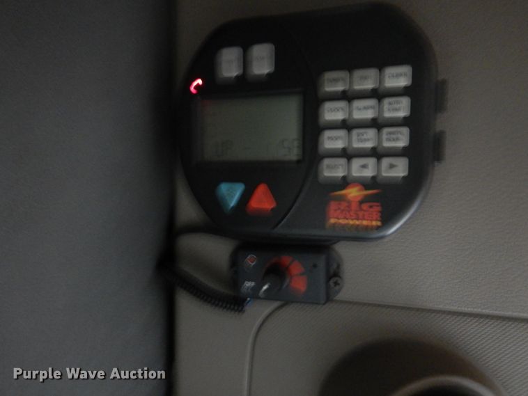 image for item DK8106 2016 Freightliner Cascadia 125  semi truck