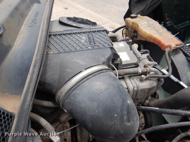 image for item DK8106 2016 Freightliner Cascadia 125  semi truck