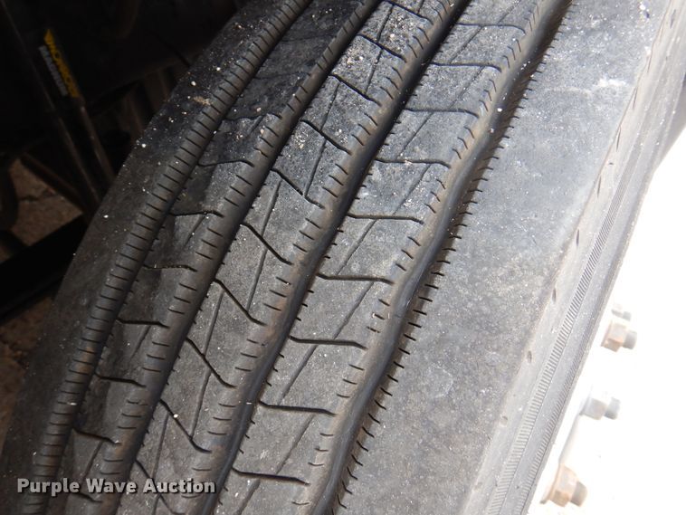 image for item DK8106 2016 Freightliner Cascadia 125  semi truck