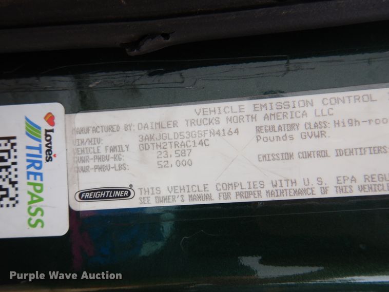 image for item DK8106 2016 Freightliner Cascadia 125  semi truck