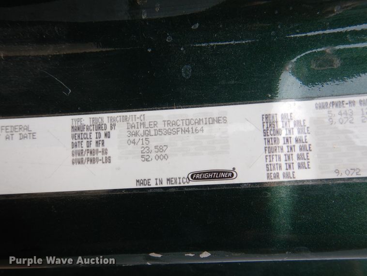 image for item DK8106 2016 Freightliner Cascadia 125  semi truck