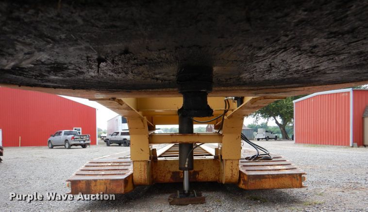 image for item DL0518 2010 Witzco Challenger RG35  lowboy equipment trailer
