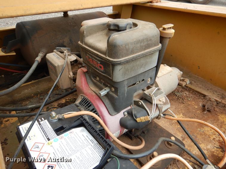 image for item DL0518 2010 Witzco Challenger RG35  lowboy equipment trailer