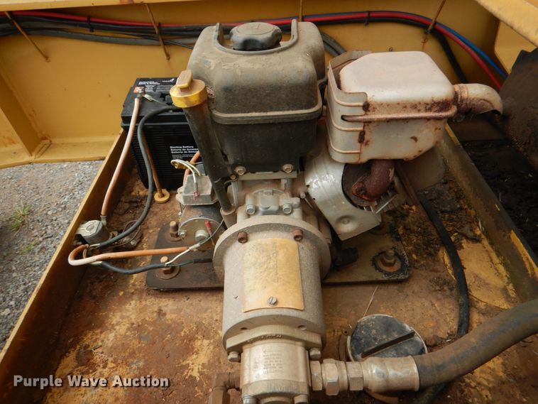 image for item DL0518 2010 Witzco Challenger RG35  lowboy equipment trailer