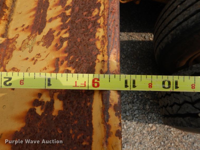 image for item DL0518 2010 Witzco Challenger RG35  lowboy equipment trailer