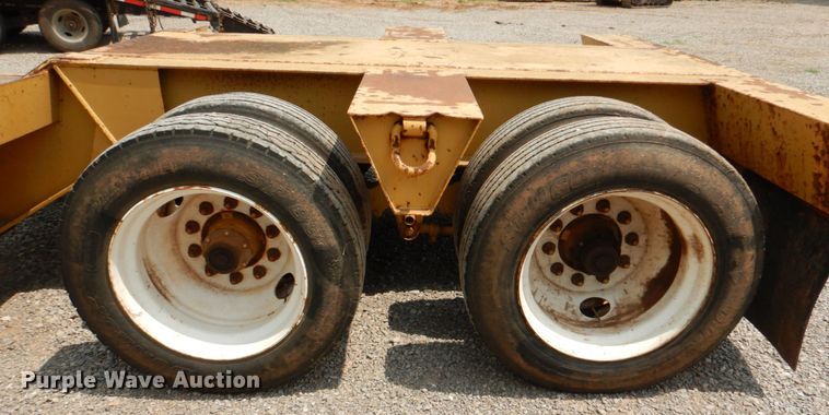 image for item DL0518 2010 Witzco Challenger RG35  lowboy equipment trailer