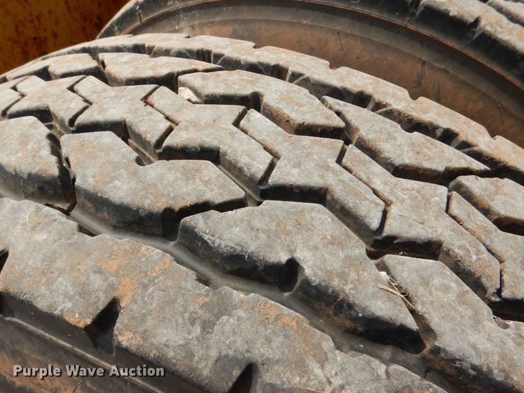 image for item DL0518 2010 Witzco Challenger RG35  lowboy equipment trailer