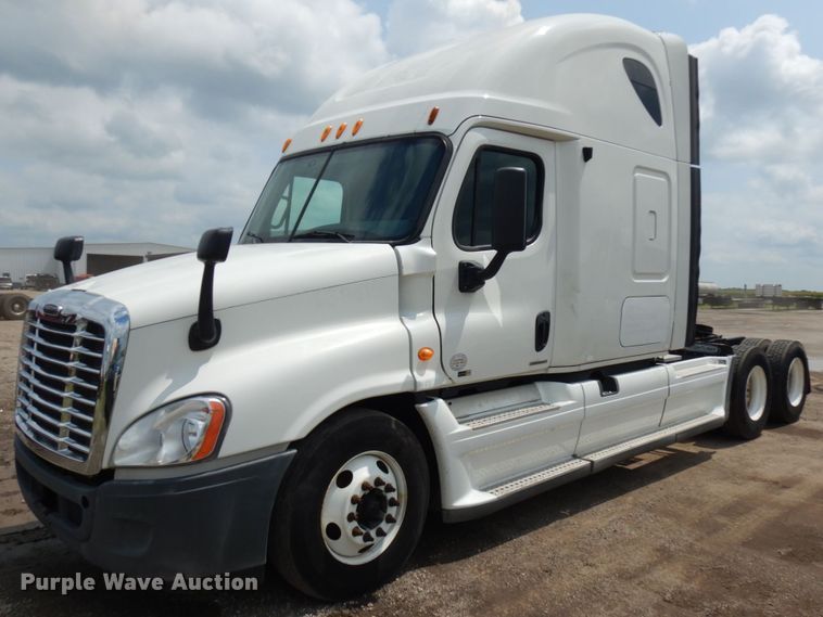 image for item DL5493 2012 Freightliner Cascadia 125  semi truck