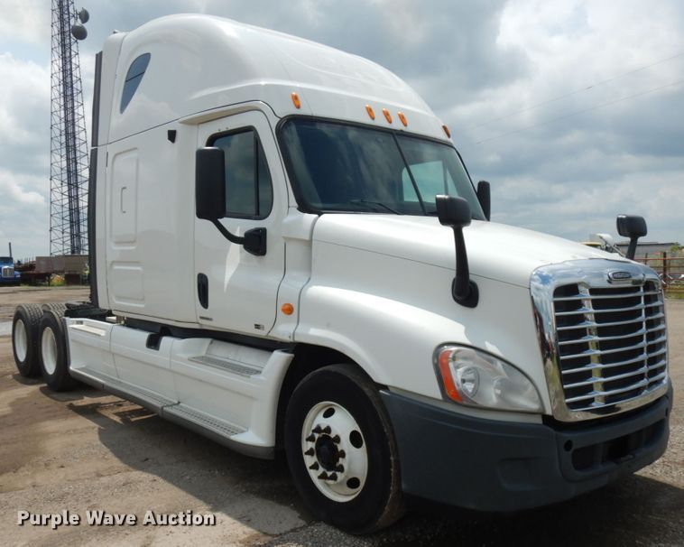 image for item DL5493 2012 Freightliner Cascadia 125  semi truck