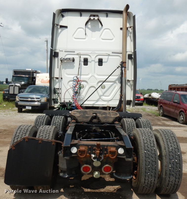 image for item DL5493 2012 Freightliner Cascadia 125  semi truck