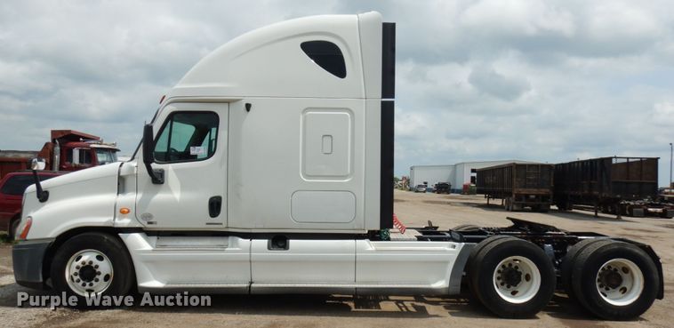 image for item DL5493 2012 Freightliner Cascadia 125  semi truck