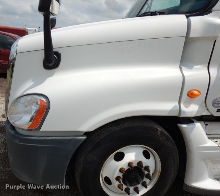 image for item DL5493 2012 Freightliner Cascadia 125  semi truck