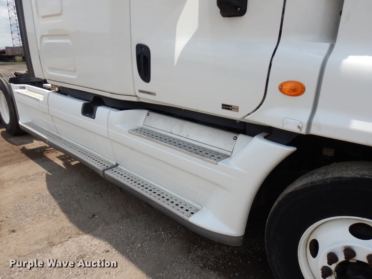 image for item DL5493 2012 Freightliner Cascadia 125  semi truck