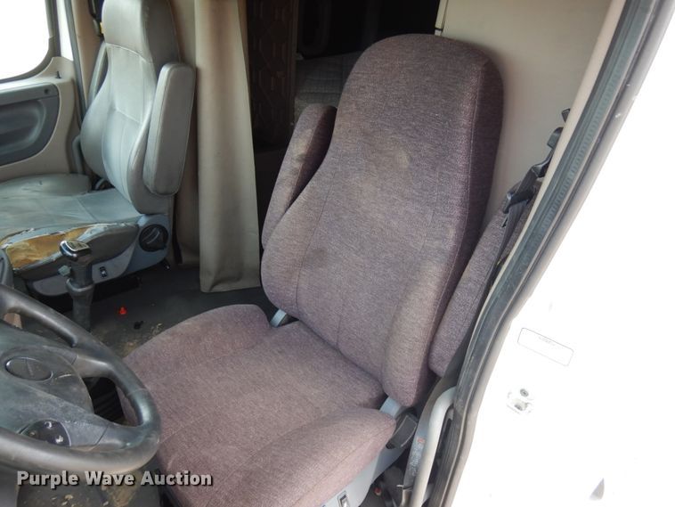 image for item DL5493 2012 Freightliner Cascadia 125  semi truck