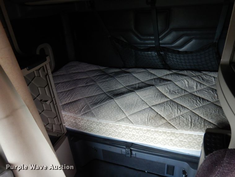 image for item DL5493 2012 Freightliner Cascadia 125  semi truck