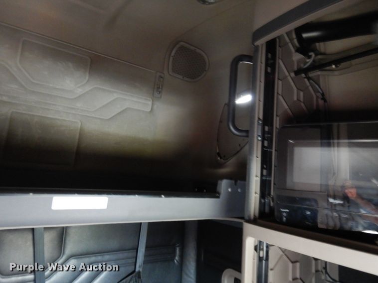 image for item DL5493 2012 Freightliner Cascadia 125  semi truck