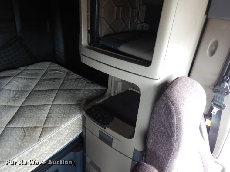 image for item DL5493 2012 Freightliner Cascadia 125  semi truck