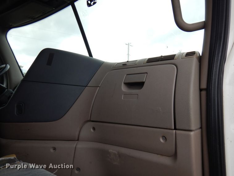 image for item DL5493 2012 Freightliner Cascadia 125  semi truck