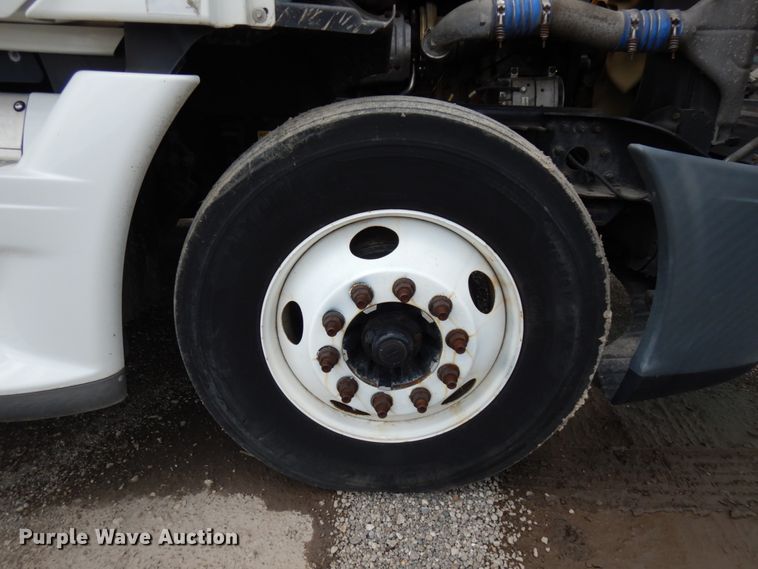 image for item DL5493 2012 Freightliner Cascadia 125  semi truck