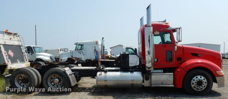 image for item DL5495 2008 Peterbilt 386  semi truck