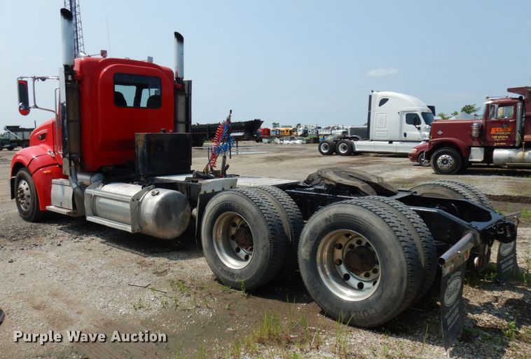 image for item DL5495 2008 Peterbilt 386  semi truck