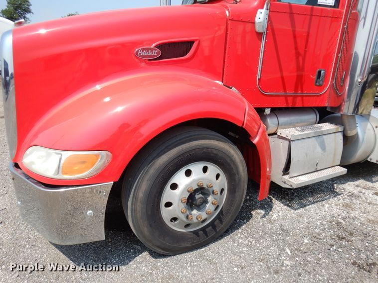 image for item DL5495 2008 Peterbilt 386  semi truck