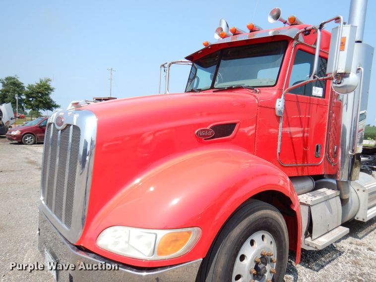 image for item DL5495 2008 Peterbilt 386  semi truck
