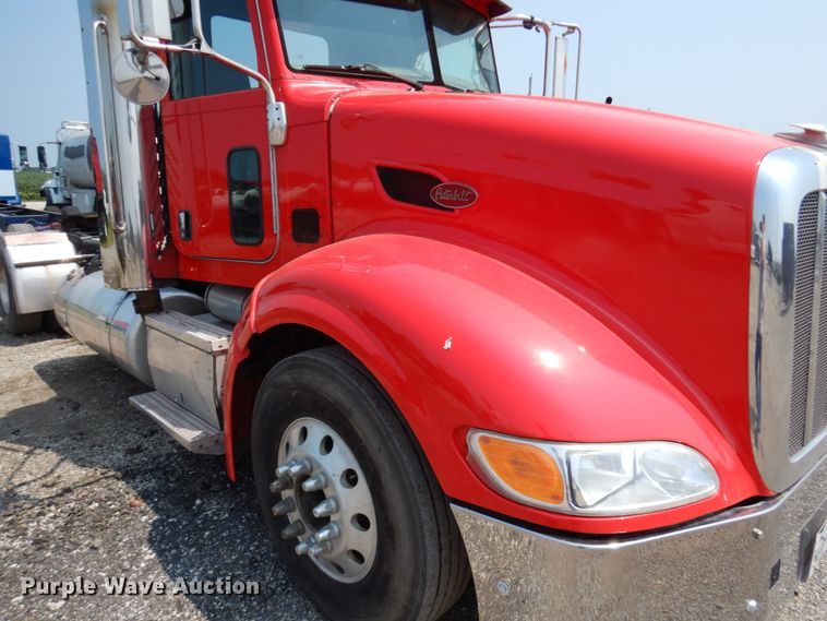 image for item DL5495 2008 Peterbilt 386  semi truck