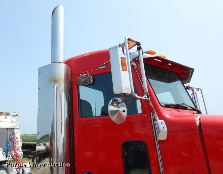 image for item DL5495 2008 Peterbilt 386  semi truck