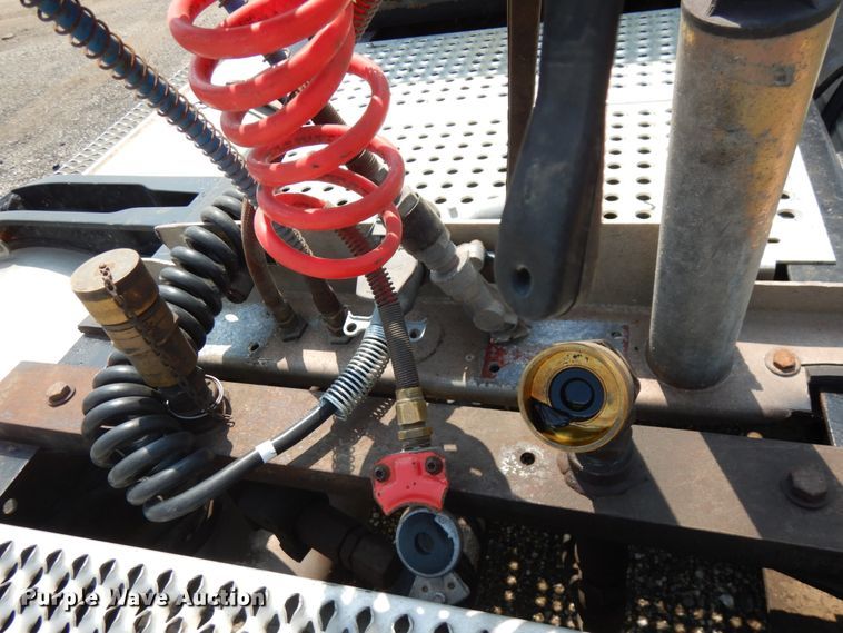 image for item DL5495 2008 Peterbilt 386  semi truck