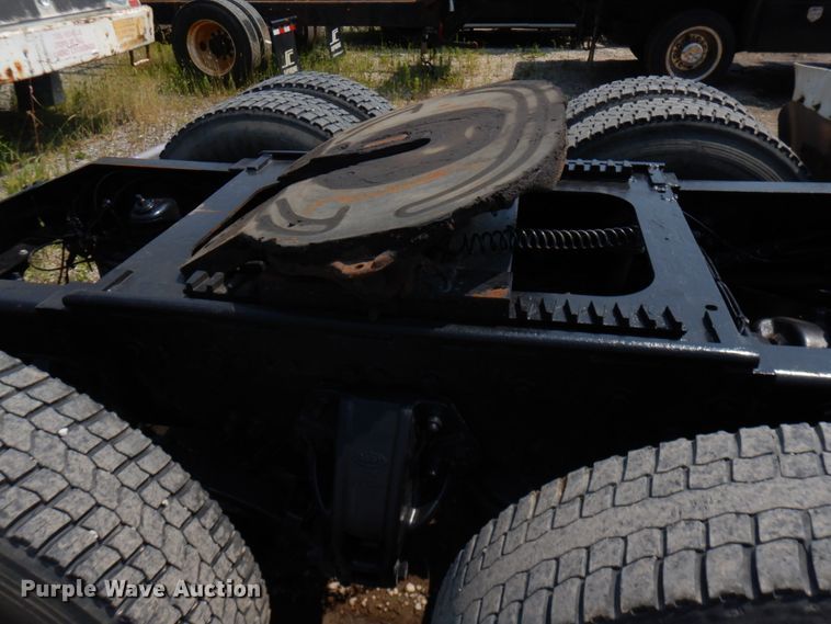 image for item DL5495 2008 Peterbilt 386  semi truck