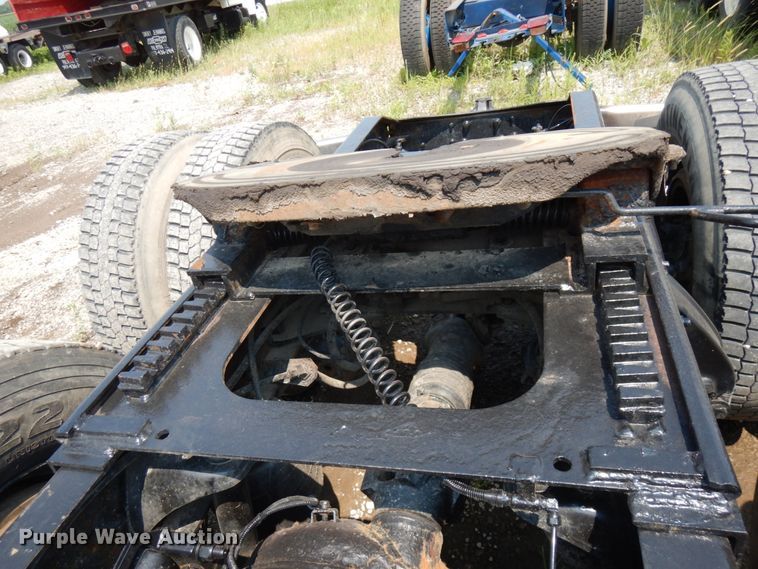 image for item DL5495 2008 Peterbilt 386  semi truck