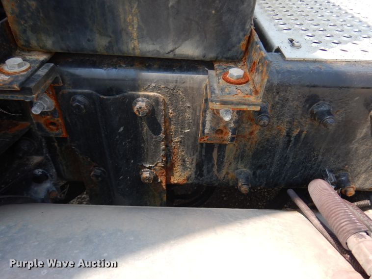 image for item DL5495 2008 Peterbilt 386  semi truck