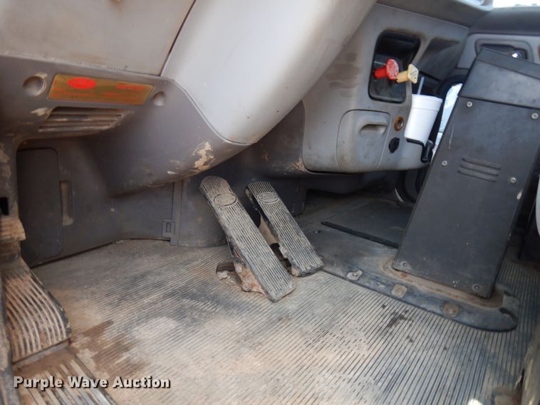 image for item DL5495 2008 Peterbilt 386  semi truck