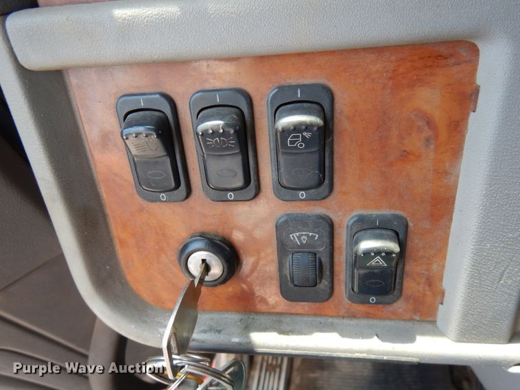 image for item DL5495 2008 Peterbilt 386  semi truck