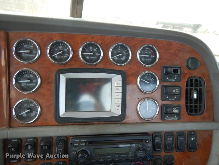 image for item DL5495 2008 Peterbilt 386  semi truck