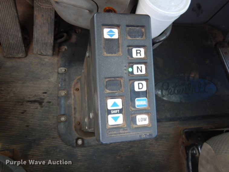 image for item DL5495 2008 Peterbilt 386  semi truck