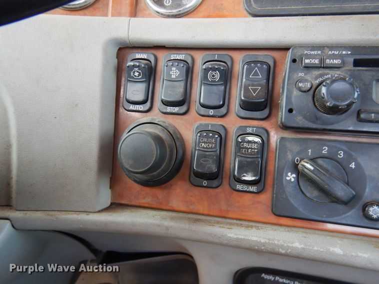 image for item DL5495 2008 Peterbilt 386  semi truck