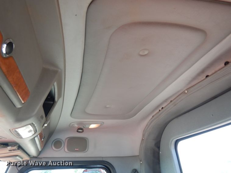 image for item DL5495 2008 Peterbilt 386  semi truck