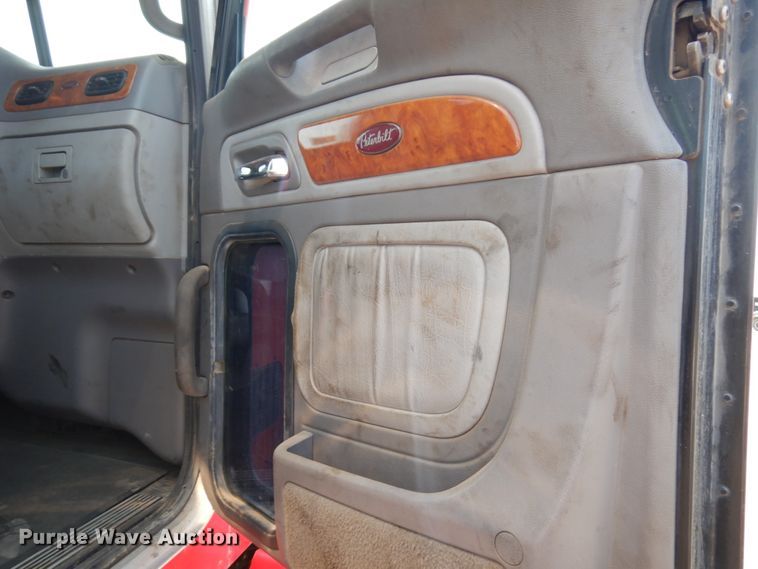 image for item DL5495 2008 Peterbilt 386  semi truck