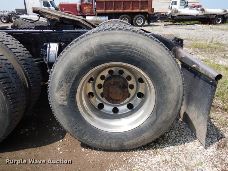 image for item DL5495 2008 Peterbilt 386  semi truck