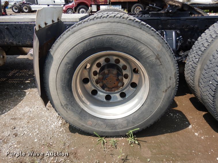 image for item DL5495 2008 Peterbilt 386  semi truck